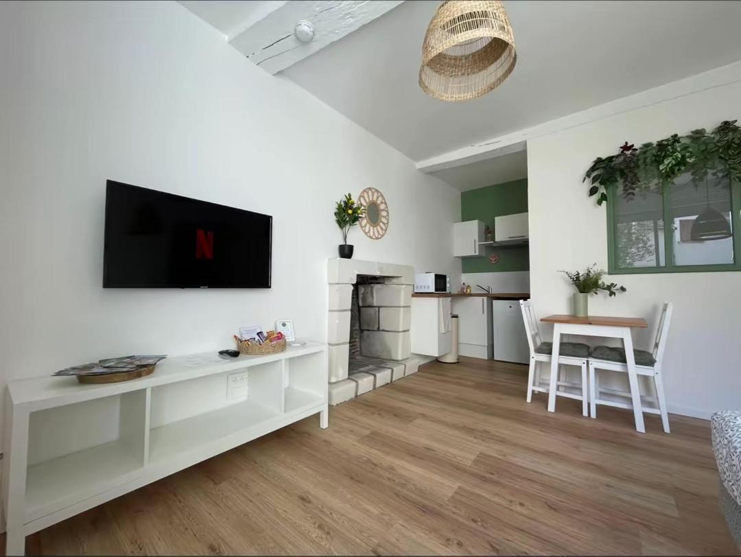 Appartement Chaleureux Blere Exterior foto